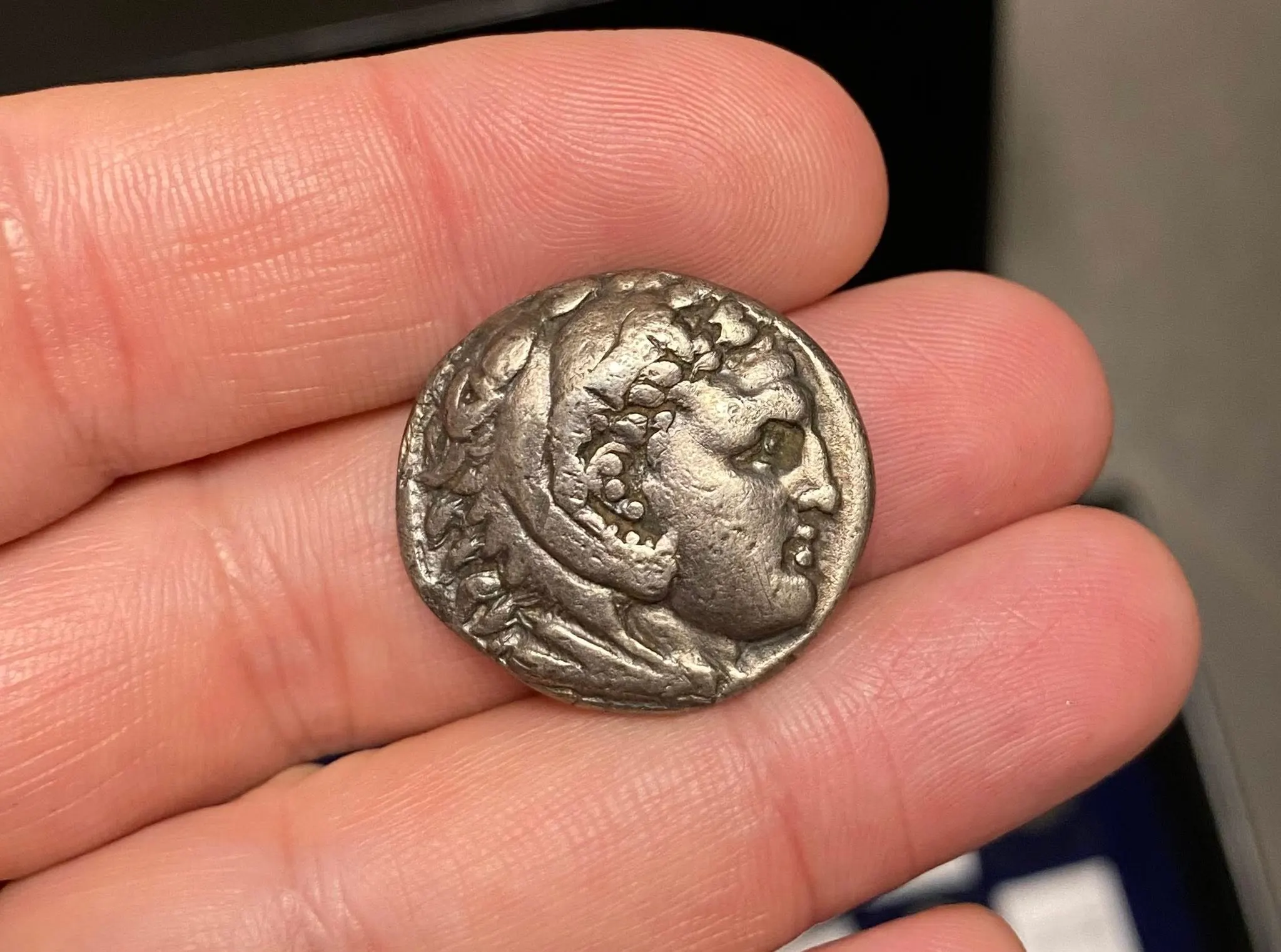 Stříbrná tetradrachma Alexandra Velikého ragena v Amfipoli, posmrtná ragba z doby Kassandra